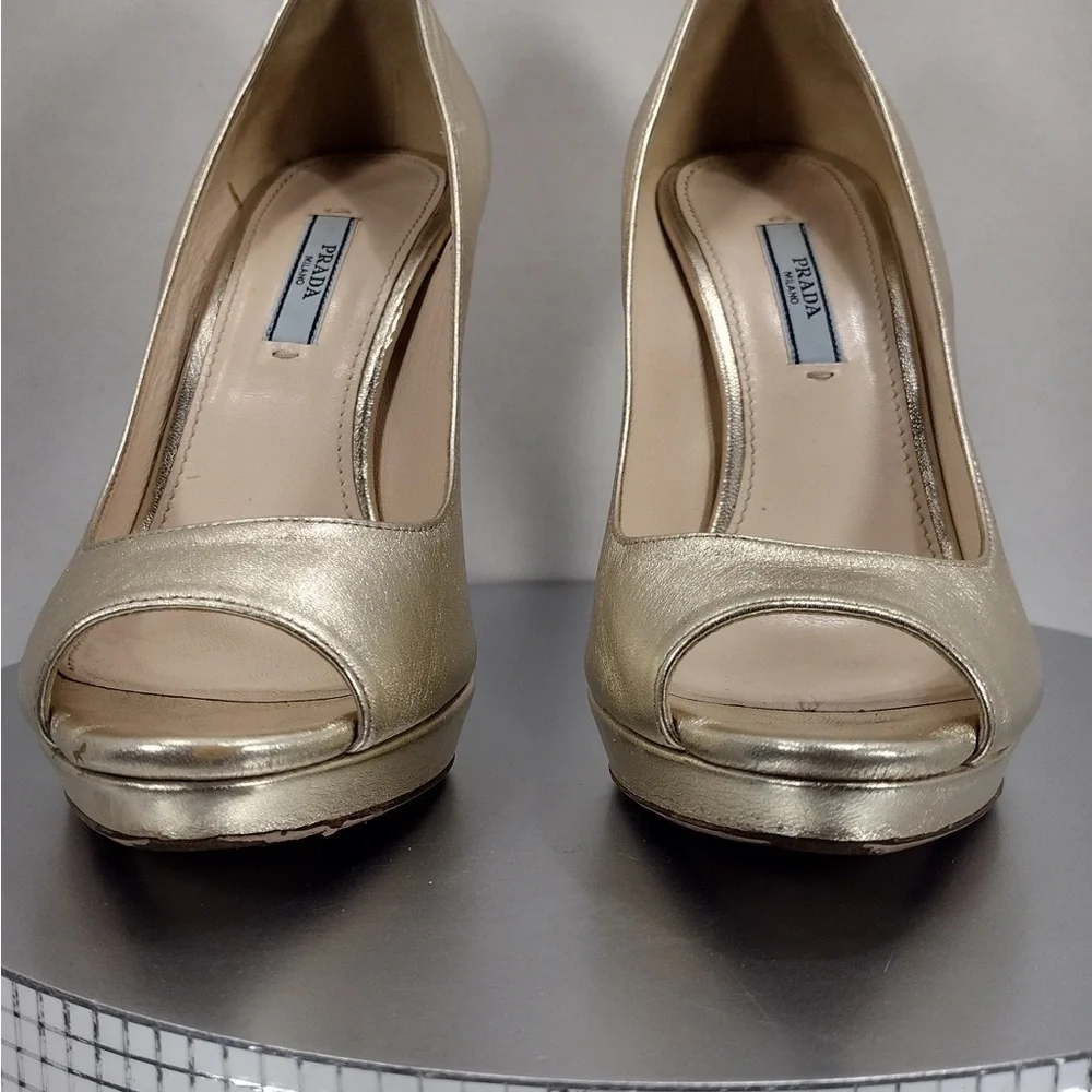 Prada Women's Gold Peep-Toe Heels pre owned Exellent condition size 8.5